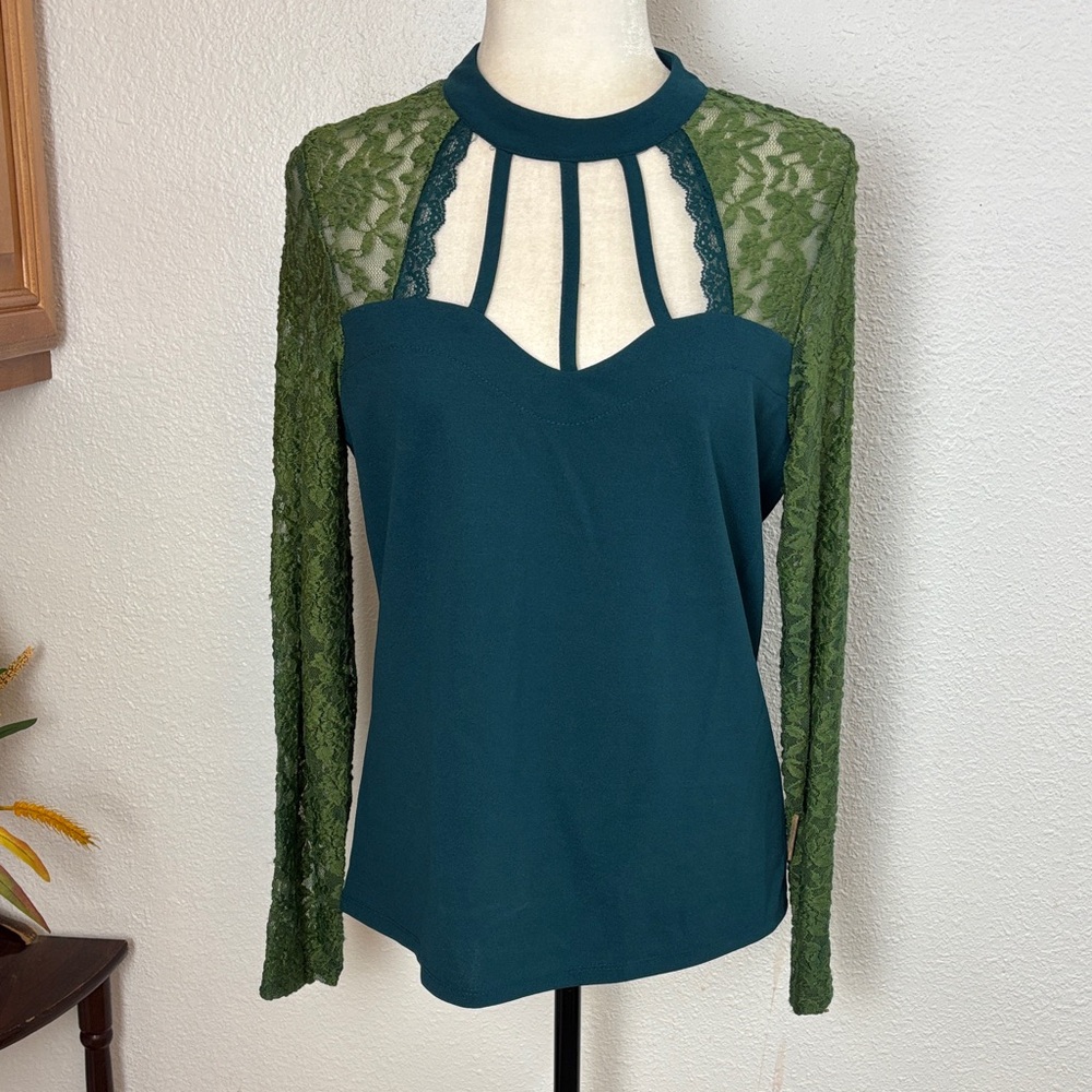 151 NWT Wrapper Teal Green Lace Sleeve Cage Neck Blouse Size L